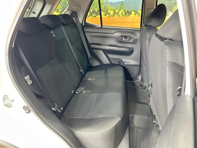 ���i���ȃI���W�i���t���A�}�b�g���I�v�V�����ɂĂ��p�ӂ��Ă���܂��B���D���ȃf�U�C����J���[�����Ԃɍ��킹�đI��ł����������Ƃ��ł��܂���