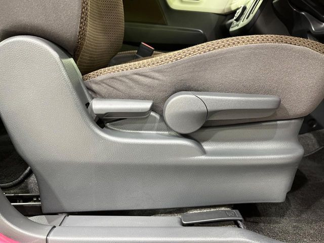 �y�V�[�g���t�^�[�z�V�[�g���ʂ̈ʒu���㉺�ɒ����ł���V�[�g���t�^�[�𑕔��B�啿�ȕ��������ȕ����œK�ȃh���C�r���O�|�W�V�����ŉ^�]�ł��܂��B