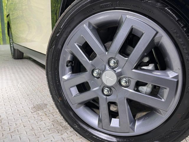 �y����15�C���`�A���~�z�C�[���z�O�ςɃ}�b�`���������A���~�z�C�[���𑕒����Ă���܂��B�e��ЊO�A���~�z�C�[����A�X�^�b�h���X�^�C�����戵�����Ă���܂��B���񂲑��k����������