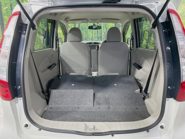 ���i�̂���������ʋ΁A���}���ɏ\���ȉ׎��X�y�[�X���m�ۂ��Ă���܂��B�Z�J���h�V�[�g��|���ƁA�傫�ȉו��̐ύڂ��\�ł���