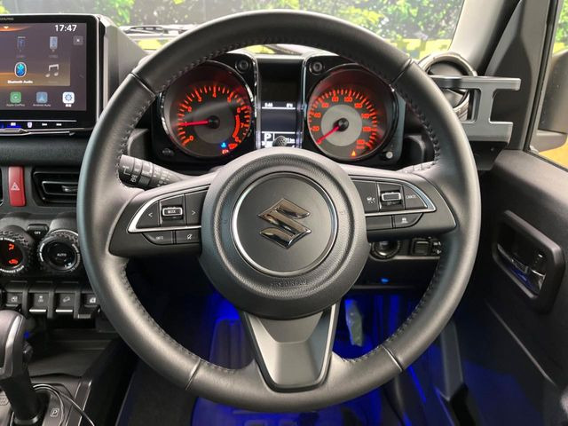 �y�����v�����X�e�A�����O�z�㎿�Ȋv���g�p���邱�ƂŁA��ɂ����������݂ƂĂ��^�]���₷���n���h���ł���