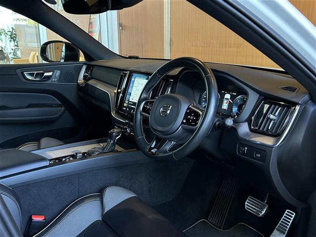 XC60D4 AWD Rデザイン ディーゼル 4WD