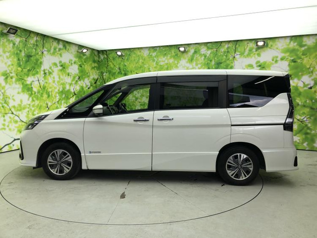 セレナ1.2 e-POWER ハイウェイスターV