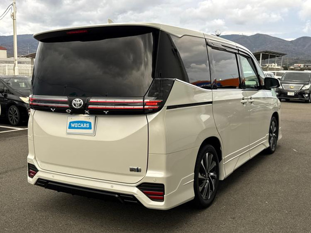 ヴォクシー1.8 ハイブリッド S-Z