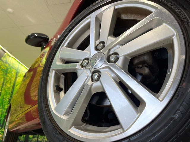 �y����16�C���`�A���~�z�C�[���z�O�ςɃ}�b�`���������A���~�z�C�[���𑕒����Ă���܂��B�e��ЊO�A���~�z�C�[����A�X�^�b�h���X�^�C�����戵�����Ă���܂��B���񂲑��k����������