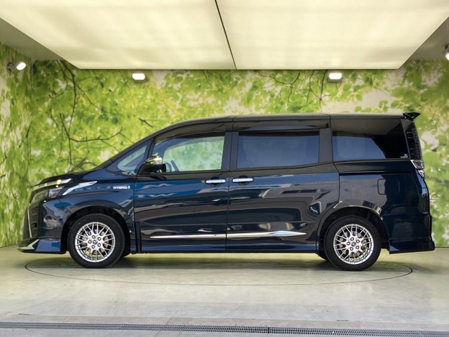 ヴォクシー1.8 ハイブリッド ZS 煌