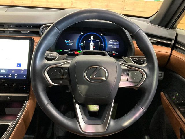 �y�����v�����X�e�A�����O�z�㎿�Ȋv���g�p���邱�ƂŁA��ɂ����������݂ƂĂ��^�]���₷���n���h���ł���