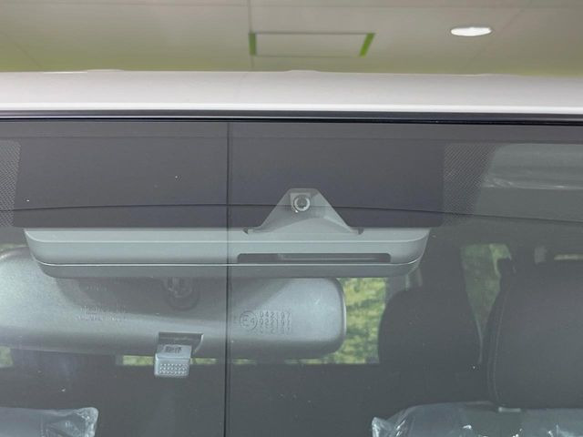 �y�g���^�Z�[�t�e�B�Z���X�z���s���ɑO���̎ԗ�����F�����A�Փ˂������Ȏ��͌x��ƃu���[�L�ŏՓˉ���Ɣ�Q�y�����A�V�X�g�B�����S�Ƀh���C�u�����y���݂��������܂��B