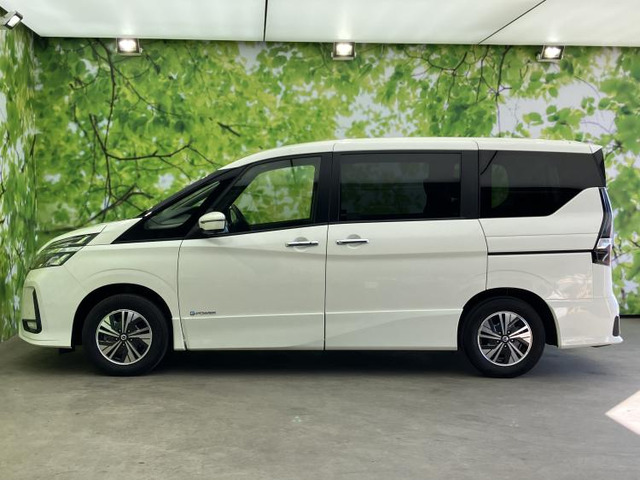 セレナ1.2 e-POWER ハイウェイスターV