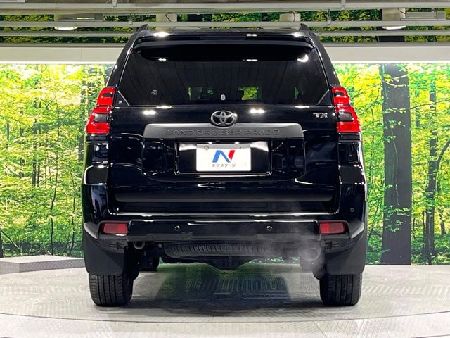 安心の最長10年・走行無制限保証(有償)をご用意。保証内容も充実はもちろん、無料点検&オイル交換や、年中無休の全国・24時間ロードサービスも付帯されておりますのでご安心下さい。