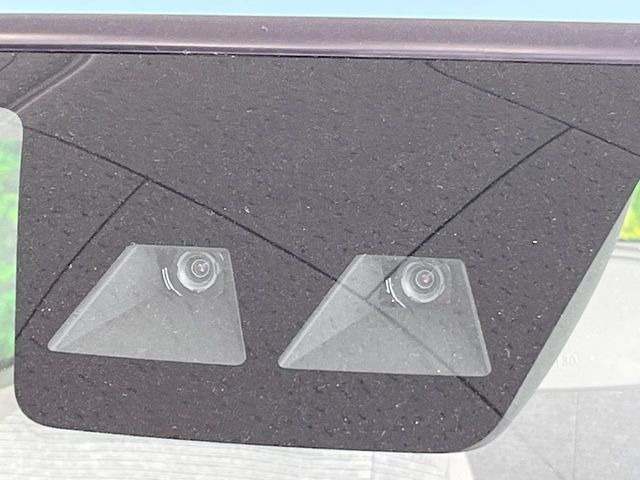 �y�X�}�[�g�A�V�X�g�z���s���ɑO���̎ԗ�����F�����A�Փ˂������Ȏ��͌x��ƃu���[�L�ŏՓˉ���Ɣ�Q�y�����A�V�X�g�B�����S�Ƀh���C�u�����y���݂��������܂��B