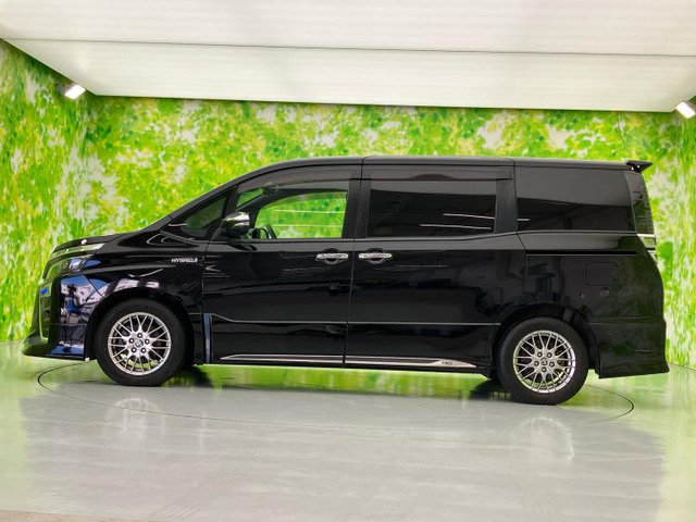 ヴォクシー1.8 ハイブリッド ZS 煌II