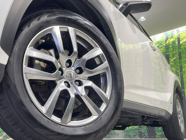 �y����18�C���`�A���~�z�C�[���z�O�ςɃ}�b�`���������A���~�z�C�[���𑕒����Ă���܂��B�e��ЊO�A���~�z�C�[����A�X�^�b�h���X�^�C�����戵�����Ă���܂��B���񂲑��k����������