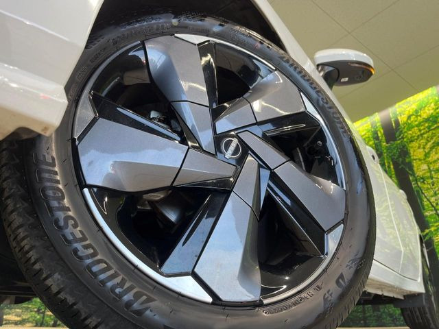 �y����17�C���`�A���~�z�C�[���z�O�ςɃ}�b�`���������A���~�z�C�[���𑕒����Ă���܂��B�e��ЊO�A���~�z�C�[����A�X�^�b�h���X�^�C�����戵�����Ă���܂��B���񂲑��k����������