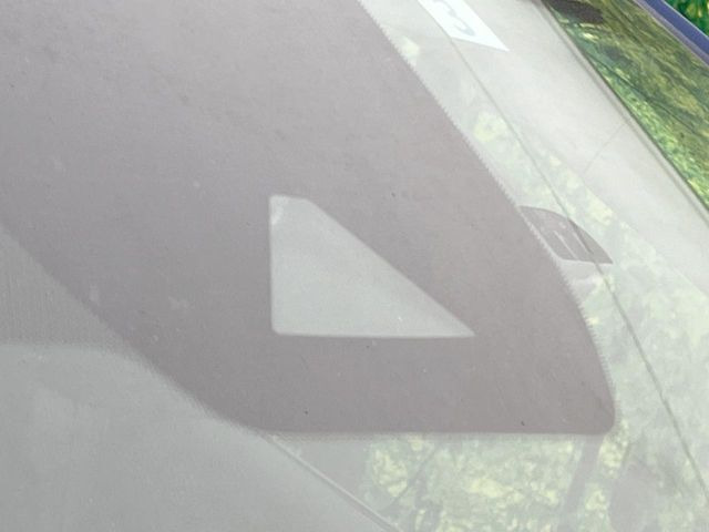 �y�G�}�[�W�F���V�[�u���[�L�z���s���ɑO���̎ԗ�����F�����A�Փ˂������Ȏ��͌x��ƃu���[�L�ŏՓˉ���Ɣ�Q�y�����A�V�X�g�B�����S�Ƀh���C�u�����y���݂��������܂��B