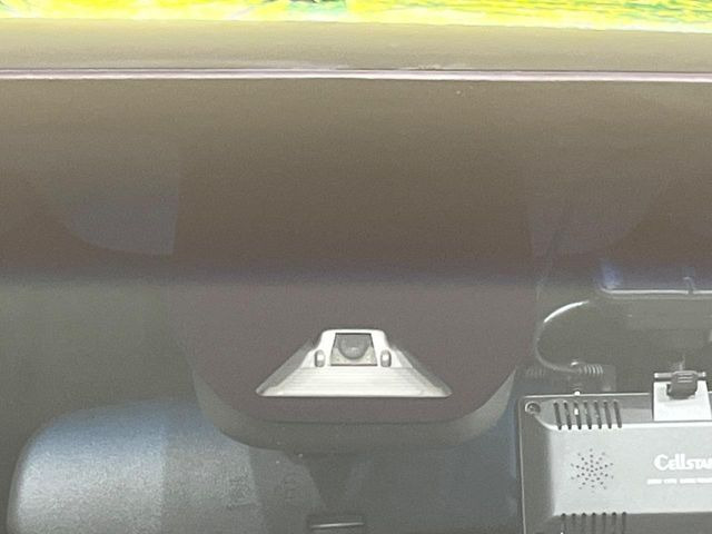 �y�z���_�Z���V���O�z���s���ɑO���̎ԗ�����F�����A�Փ˂������Ȏ��͌x��ƃu���[�L�ŏՓˉ���Ɣ�Q�y�����A�V�X�g�B�����S�Ƀh���C�u�����y���݂��������܂��B