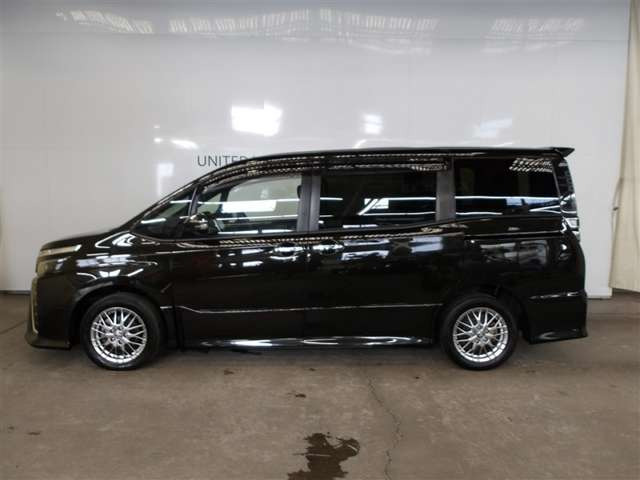 ヴォクシー1.8 ハイブリッド ZS 煌III