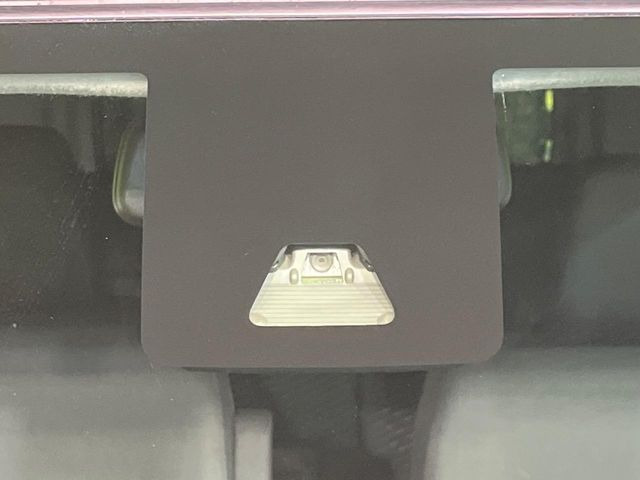 �y�X�}�[�g�A�V�X�g�z���s���ɑO���̎ԗ�����F�����A�Փ˂������Ȏ��͌x��ƃu���[�L�ŏՓˉ���Ɣ�Q�y�����A�V�X�g�B�����S�Ƀh���C�u�����y���݂��������܂��B