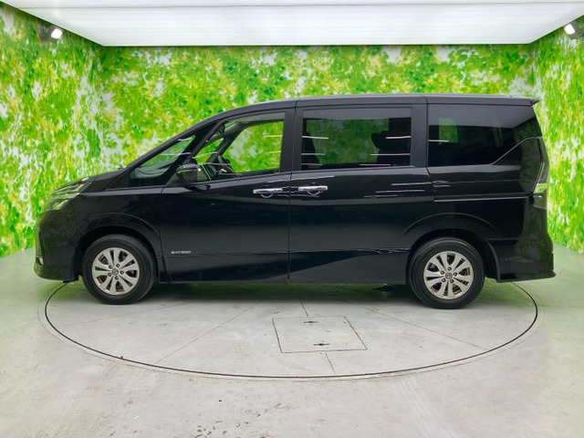 セレナ2.0 ハイウェイスターV 4WD