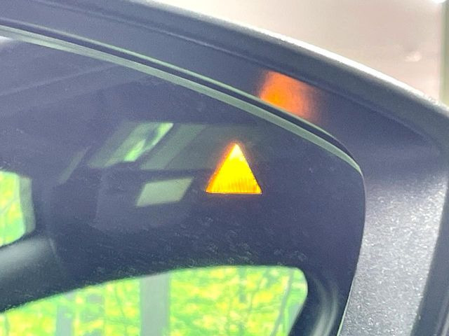 �y�u���C���h�X�|�b�g���j�^�����O�z���s���A�h�A�~���[�̎��p�ɂȂ�₷���ӏ��Ɍ㑱�Ԃ��ڋ߂���ƃT�C�h�~���[�t�߂Ɍx����\���A�h���C�o�[�ɒ��ӊ��N�����Ă���܂��B