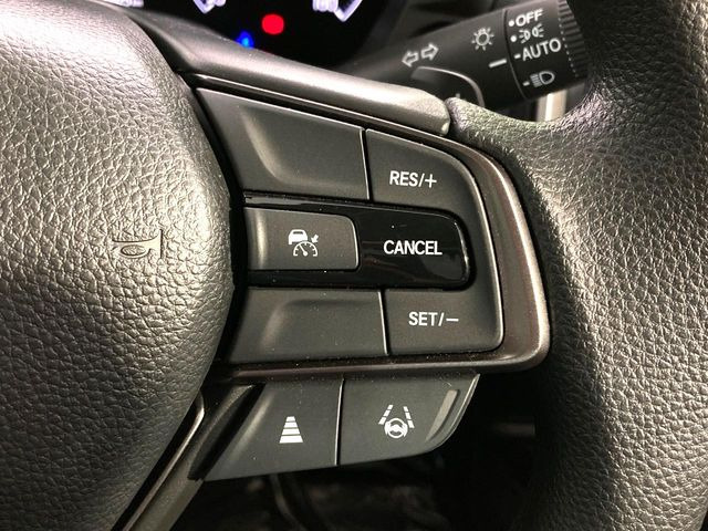 �y�z���_�Z���V���O�z���s���ɑO���̎ԗ�����F�����A�Փ˂������Ȏ��͌x��ƃu���[�L�ŏՓˉ���Ɣ�Q�y�����A�V�X�g�B�����S�Ƀh���C�u�����y���݂��������܂��B