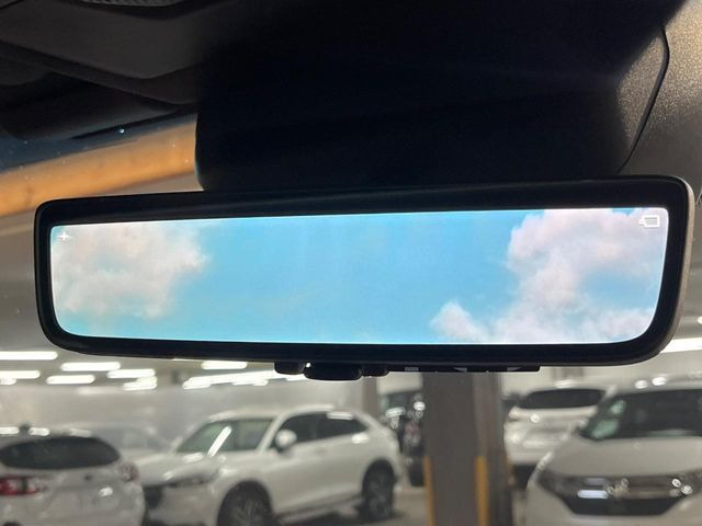 �y�f�W�^���C���i�[�~���[�z��Ȃ̑傫�ȉו��⓯��҂Ō�����m�F���Â炢���ł����S!�J�������B�e�����ԗ�����̉f�������[���~���[���ɕ\���B