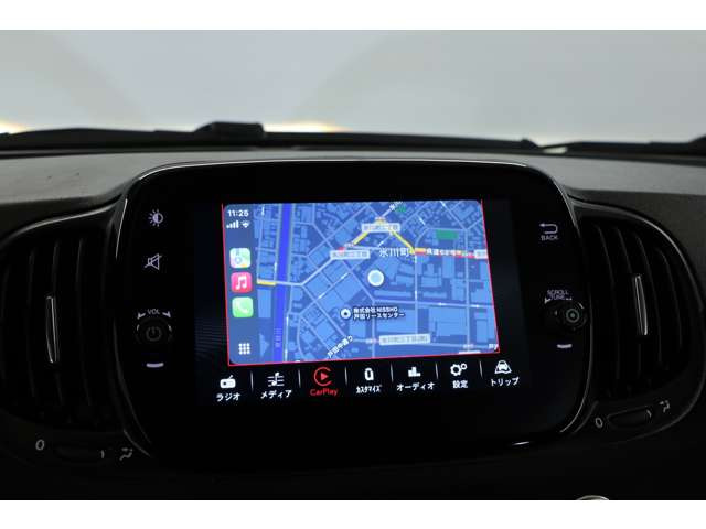 Apple CarPlay�Ή��ŁA�X�}�[�g�t�H���ƘA�g���������I���삪�\�B���y��i�r�����K�Ɋy���߁A�㎿�ȃh���C�u��Ԃ�����ɕ֗��ɍʂ�܂��B