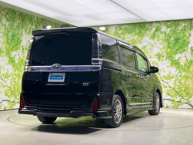 ヴォクシー1.8 ハイブリッド ZS 煌III