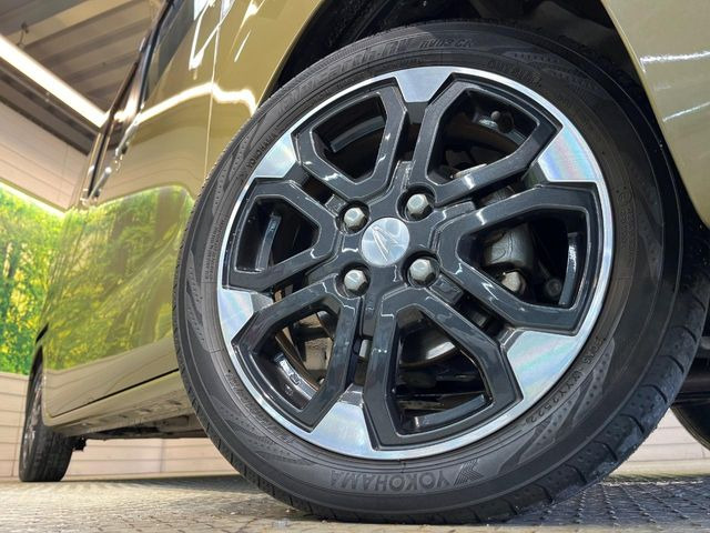 �y����15�C���`�A���~�z�C�[���z�O�ςɃ}�b�`���������A���~�z�C�[���𑕒����Ă���܂��B�e��ЊO�A���~�z�C�[����A�X�^�b�h���X�^�C�����戵�����Ă���܂��B���񂲑��k����������