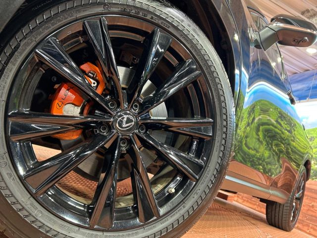 �y����20�C���`�A���~�z�C�[���z�O�ςɃ}�b�`���������A���~�z�C�[���𑕒����Ă���܂��B�e��ЊO�A���~�z�C�[����A�X�^�b�h���X�^�C�����戵�����Ă���܂��B���񂲑��k����������