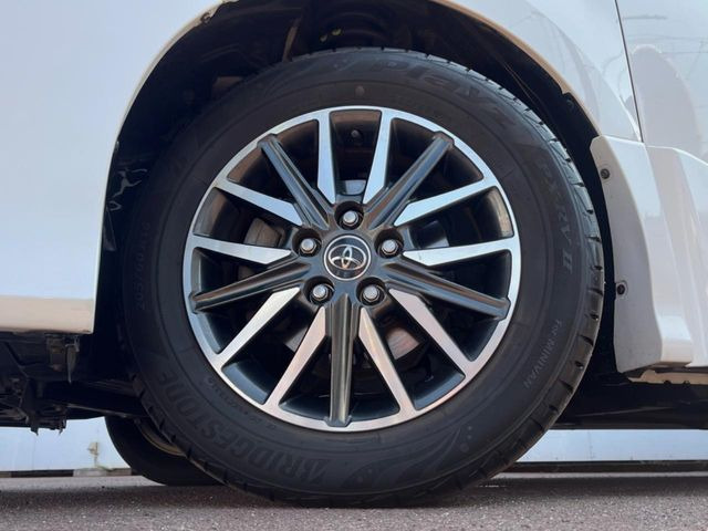 �y����16�C���`�A���~�z�C�[���z�O�ςɃ}�b�`���������A���~�z�C�[���𑕒����Ă���܂��B�e��ЊO�A���~�z�C�[����A�X�^�b�h���X�^�C�����戵�����Ă���܂��B���񂲑��k����������