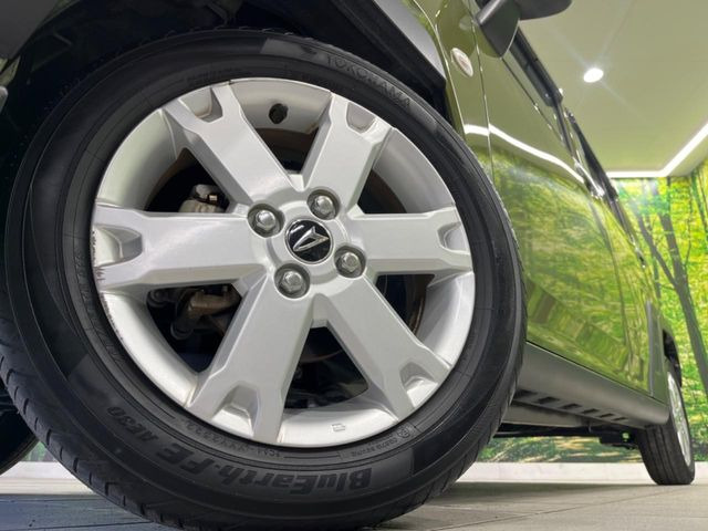 【純正15インチアルミホイール】外観にマッチした純正アルミホイールを装着しております。各種社外アルミホイールや、スタッドレスタイヤも取扱いしております。是非ご相談ください♪