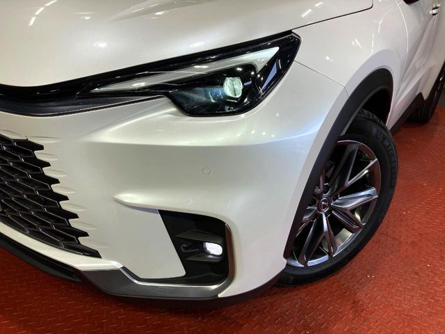 �yLED�w�b�h���C�g�z���V����ԑ��s�����ǍD�Ȏ��E���m�ۂ����S���ĉ^�]�ł��鍂�P�xLED�w�b�h���C�g�𑕔�!�_�����x�������A����d�͂��}�����Ă��܂��B