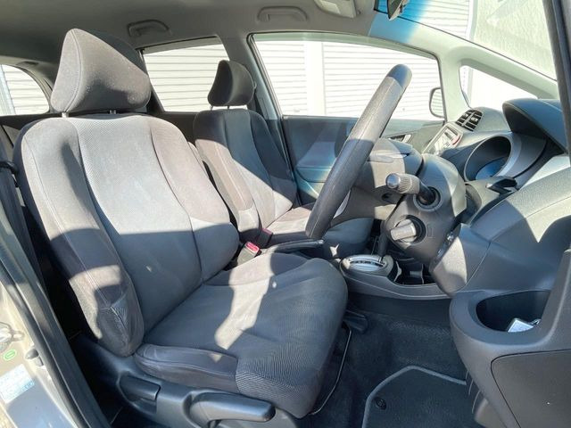 �^�]�Ȃ܂��ɂ͏\���ȃX�y�[�X������A�啿�ȕ��ł��������^�]���Ă�����������ł��B