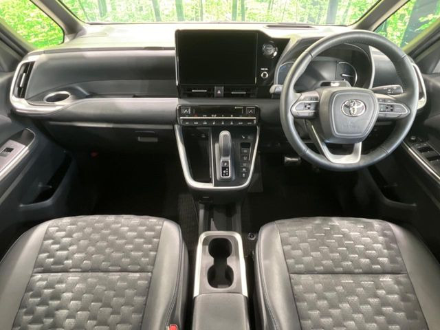 ヴォクシー1.8 ハイブリッド S-Z