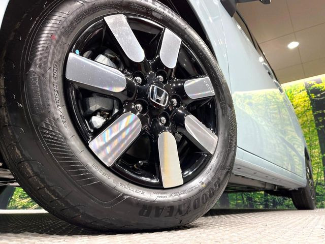 �y�����A���~�z�C�[���z�O�ςɃ}�b�`���������A���~�z�C�[���𑕒����Ă���܂��B�e��ЊO�A���~�z�C�[����A�X�^�b�h���X�^�C�����戵�����Ă���܂��B���񂲑��k����������