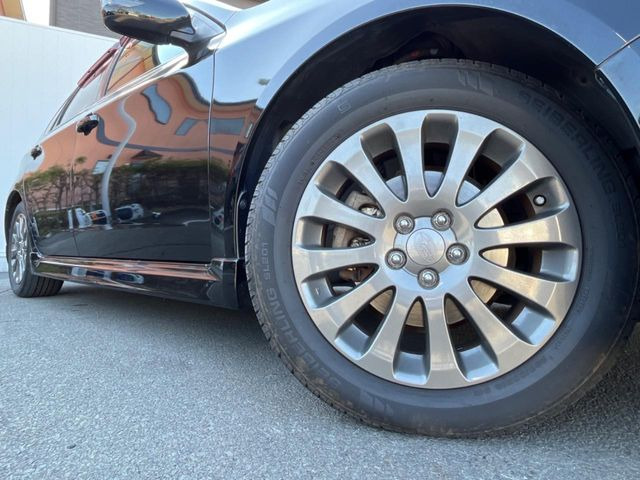 �y����16�C���`�A���~�z�C�[���z�O�ςɃ}�b�`���������A���~�z�C�[���𑕒����Ă���܂��B�e��ЊO�A���~�z�C�[����A�X�^�b�h���X�^�C�����戵�����Ă���܂��B���񂲑��k����������