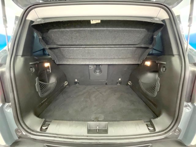 ●トランクルーム:趣味が広がる収容スペース!これだけの広さがあればお買い物やレジャーなどにも最適です!使用感も少なくきれいな状態を維持しております。