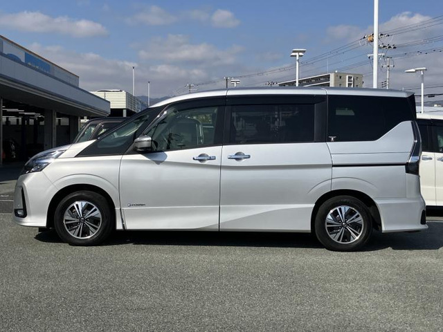 セレナ1.2 e-POWER ハイウェイスターV