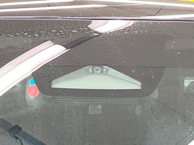 �y�g���^�Z�[�t�e�B�Z���X�z���s���ɑO���̎ԗ�����F�����A�Փ˂������Ȏ��͌x��ƃu���[�L�ŏՓˉ���Ɣ�Q�y�����A�V�X�g�B�����S�Ƀh���C�u�����y���݂��������܂��B