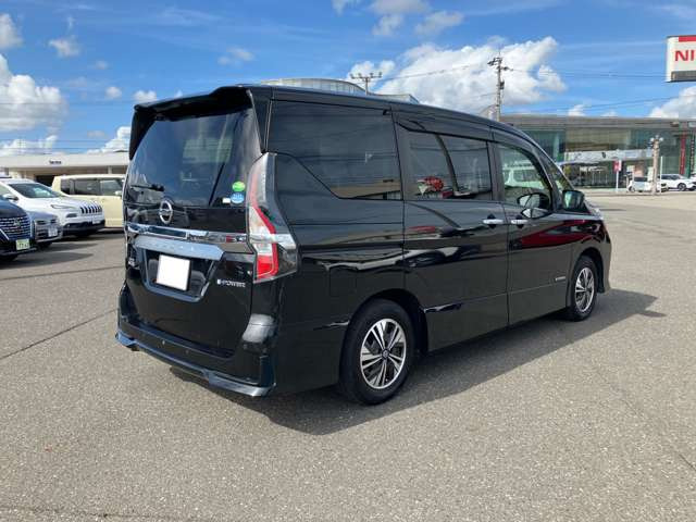 セレナ1.2 e-POWER ハイウェイスターV