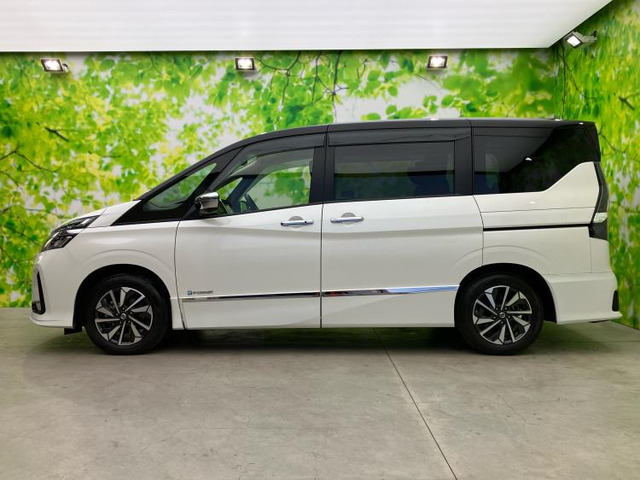 セレナ1.2 e-POWER ハイウェイスターV