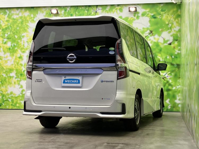 セレナ1.2 e-POWER ハイウェイスターV