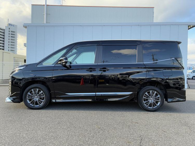 ヴォクシー1.8 ハイブリッド S-Z E-Four 4WD