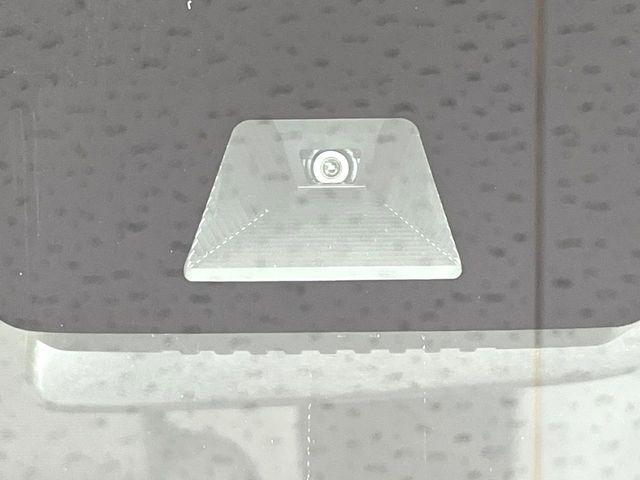 �y�z���_�Z���V���O�z���s���ɑO���̎ԗ�����F�����A�Փ˂������Ȏ��͌x��ƃu���[�L�ŏՓˉ���Ɣ�Q�y�����A�V�X�g�B�����S�Ƀh���C�u�����y���݂��������܂��B