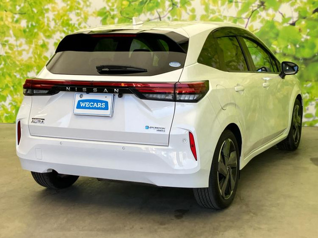 ノートオーラ1.2 G FOUR レザーエディション 4WD