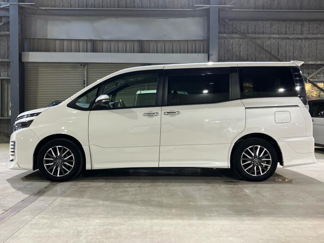 ヴォクシー2.0 ZS