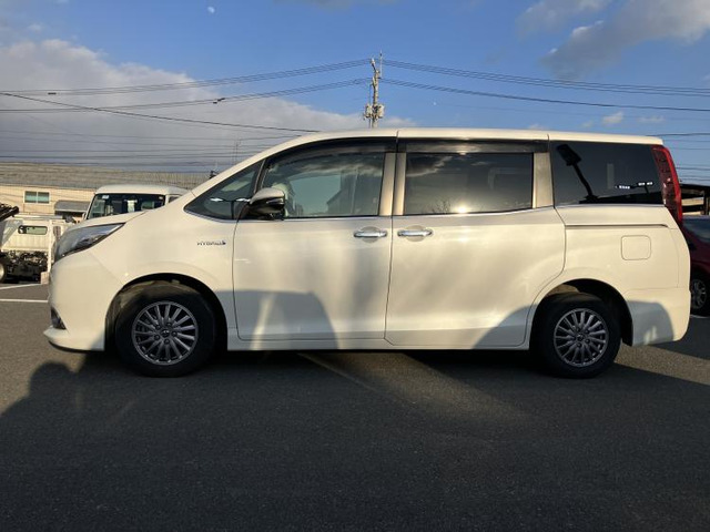 エスクァイアハイブリッド1.8 Gi