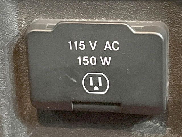 【1500Wアクセサリーコンセント】消費電力1500Wまでの家電が使えます。キャンプやスポーツ・アウトドアでのアクティビティはもちろん、災害・停電の際に大活躍♪