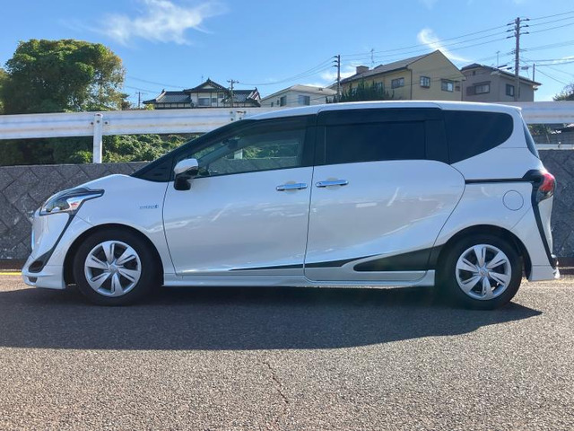 シエンタハイブリッド 1.5 ファンベース G